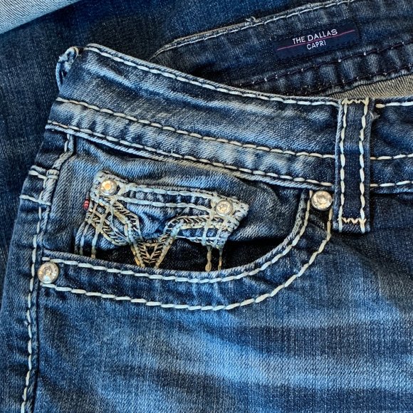 Nearly New Vigoss The Dallas Embroidery Capri Jeans - Picture 4 of 11